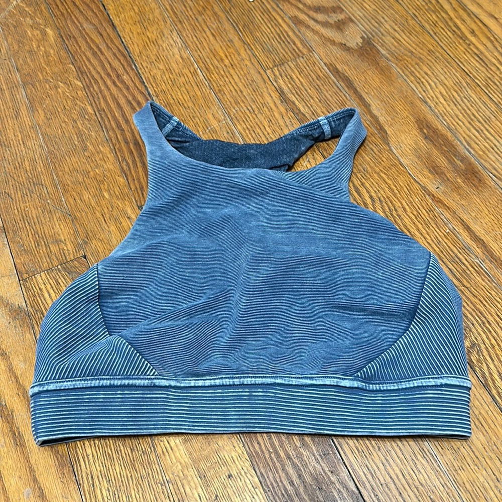 Lululemon bra size 6